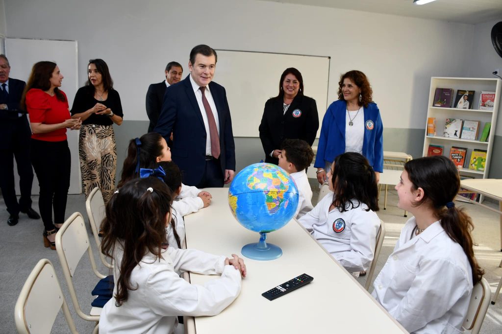 Avanza la obra pública en Robles: dos nuevos hospitales, polideportivo con natatorio y modernización de escuelas