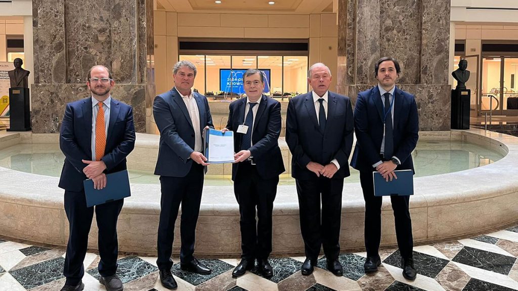 Importante encuentro de Gerardo Zamora con empresarios en Washington en busca de inversiones