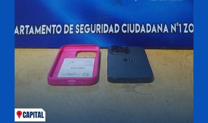 Recuperan un celular de alta gama: lo habían tirado en el fondo de una casa