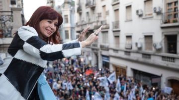 Autorizaron las salidas de Cristina Kirchner a la terraza de San José 1111