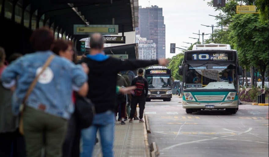 La UTA logró un acuerdo salarial y levantó el paro para este jueves