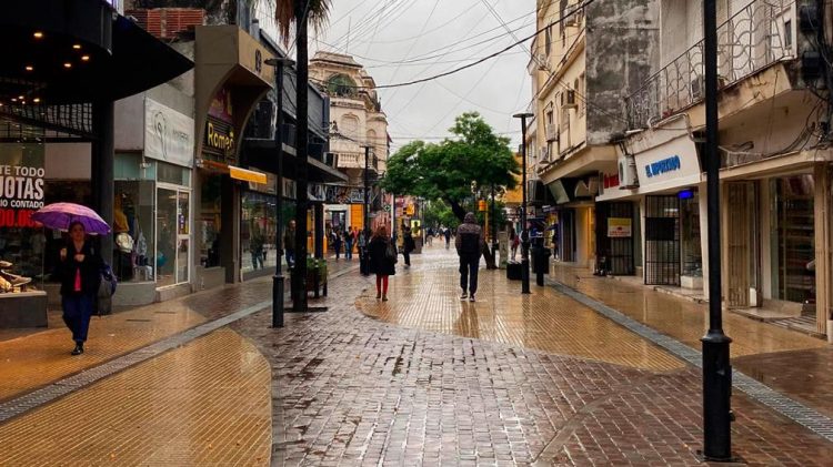 Comercio: el 27 de abril y el 1 de mayo no habrá actividad y reclaman pago doble a quienes trabajen