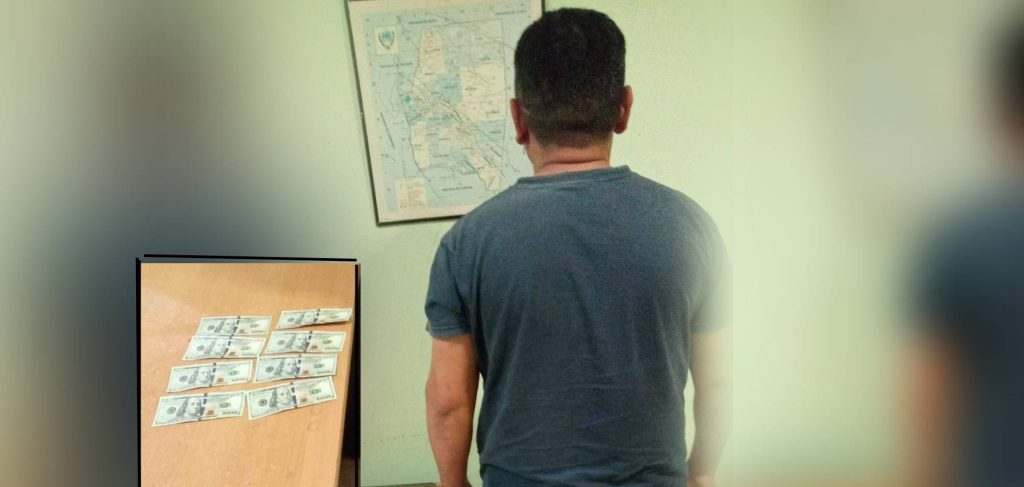 Un hombre quedó tras las rejas cuando quiso cambiar 800 dólares falsos