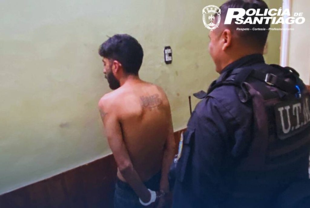 Una mujer activó a tiempo el botón antipánico y evitó que su sobrino le robe en la casa