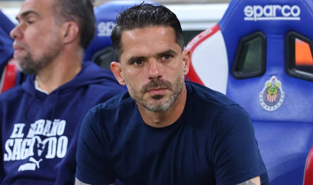 Fernando Gago ejecutó la cláusula de Chivas y será el nuevo DT de Boca