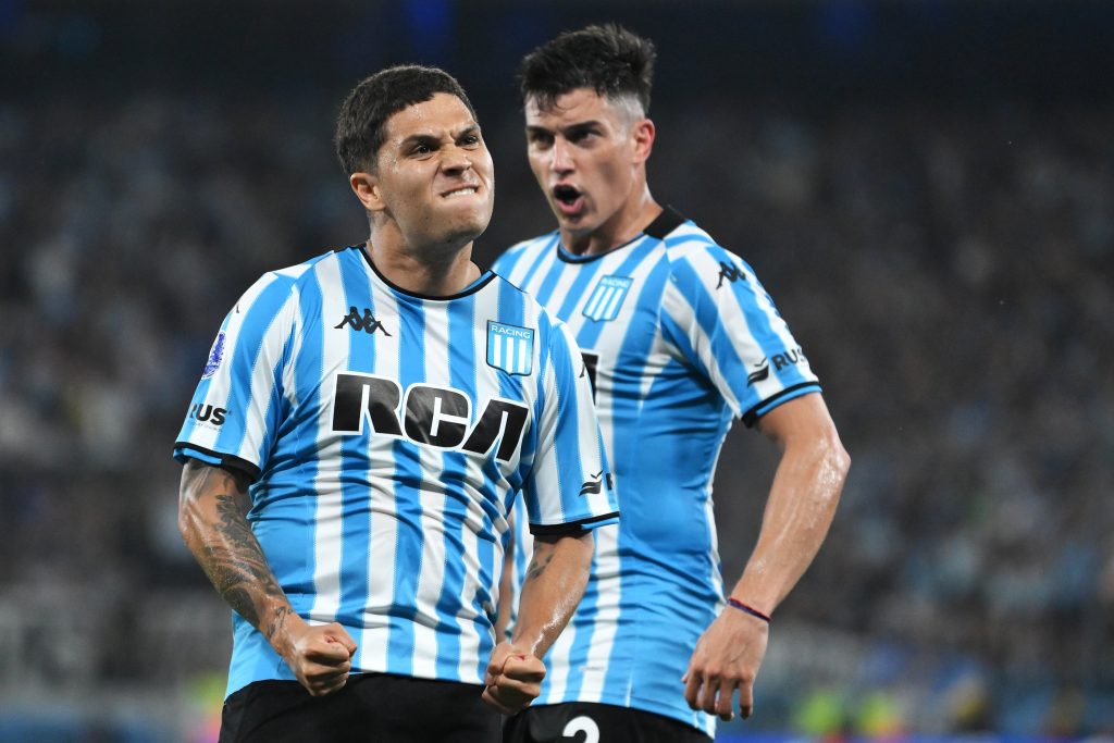 Con doblete de Juanfer Quintero, Racing derrotó a Corinthians y es finalista de la Sudamericana