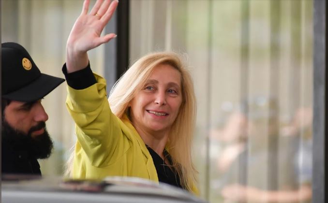 VIDEO | Escribieron “3%” junto al nombre de Karina Milei en el padrón de la escuela en la que vota