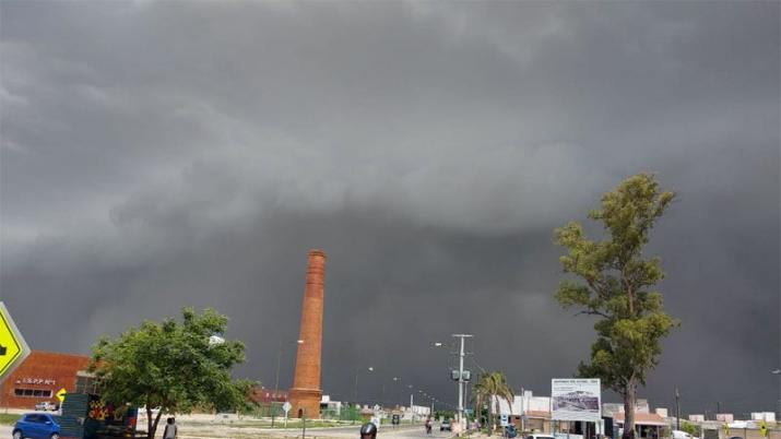 Jornada inestable en Santiago durante este sábado: ¿Llega la lluvia?