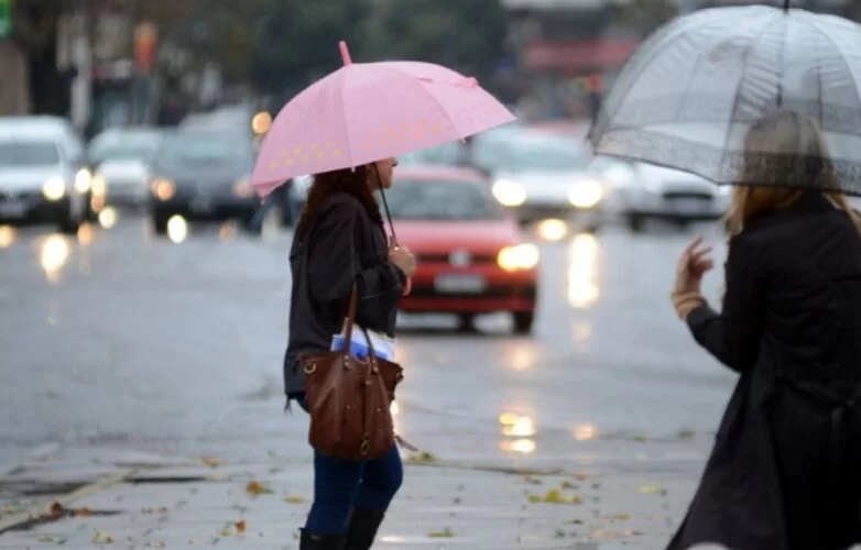 Jueves gris y pasado por agua en Santiago del Estero