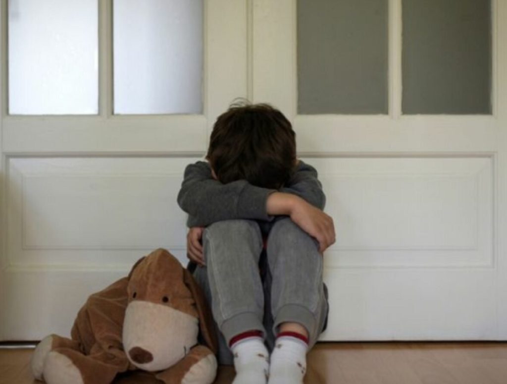 Denunció a su hija por brutales maltratos a su nieto de 6 años