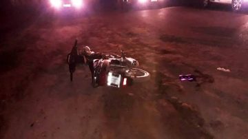 Un joven murió y un policía está grave tras el violento choque de motos