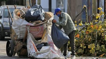El costo del 3,5% de inflación de Milei: aumento de precios, caída del consumo y pobreza en ascenso