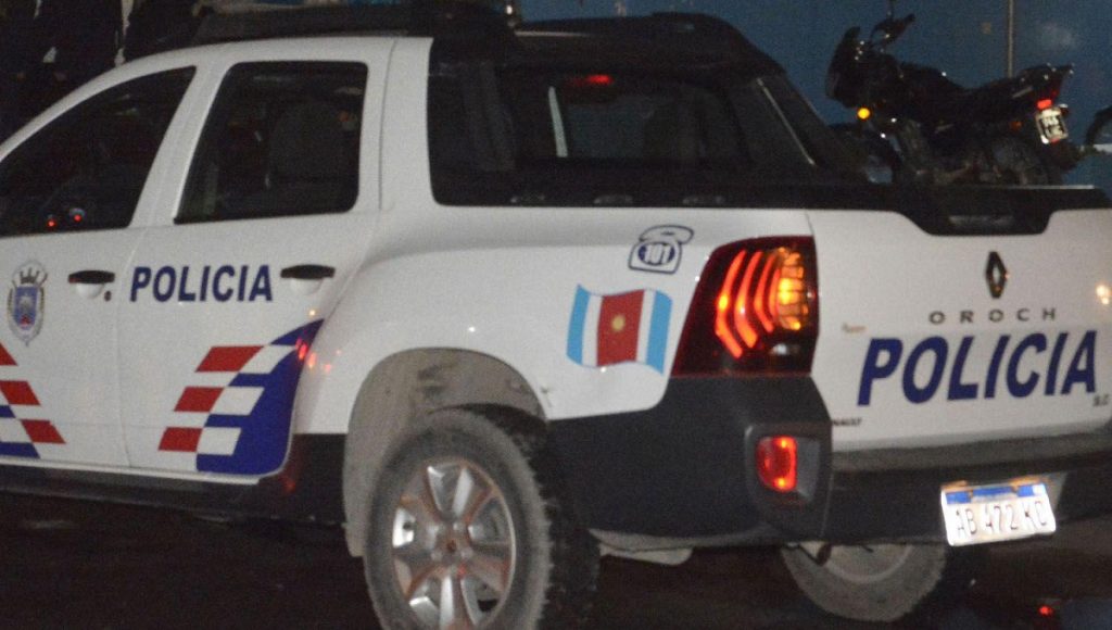 Comerciante ayudó a sus clientes a cargar un sommier y perdió un sobre con una abultada suma de dinero