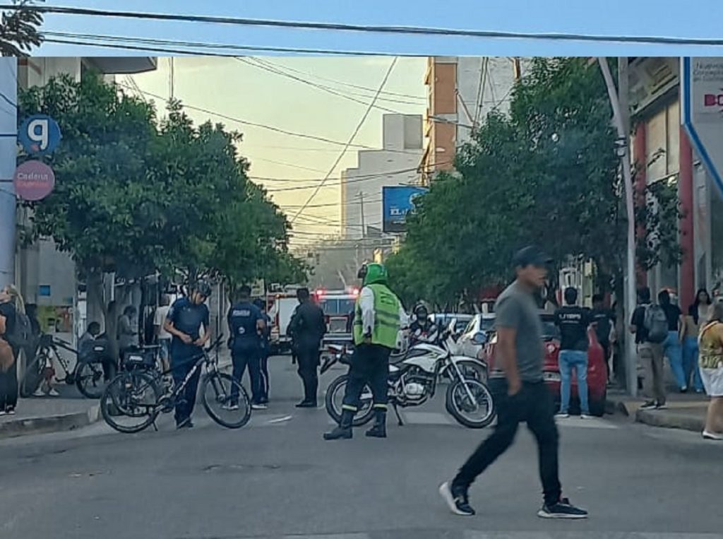 Incendio causó temor en pleno centro de Santiago