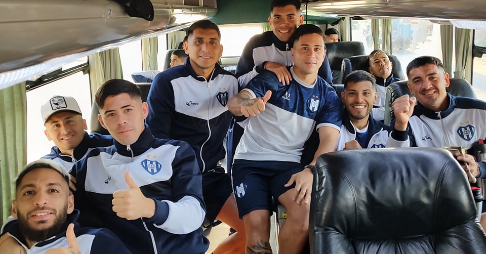 Sarmiento partió hacia Catamarca para la final más soñada