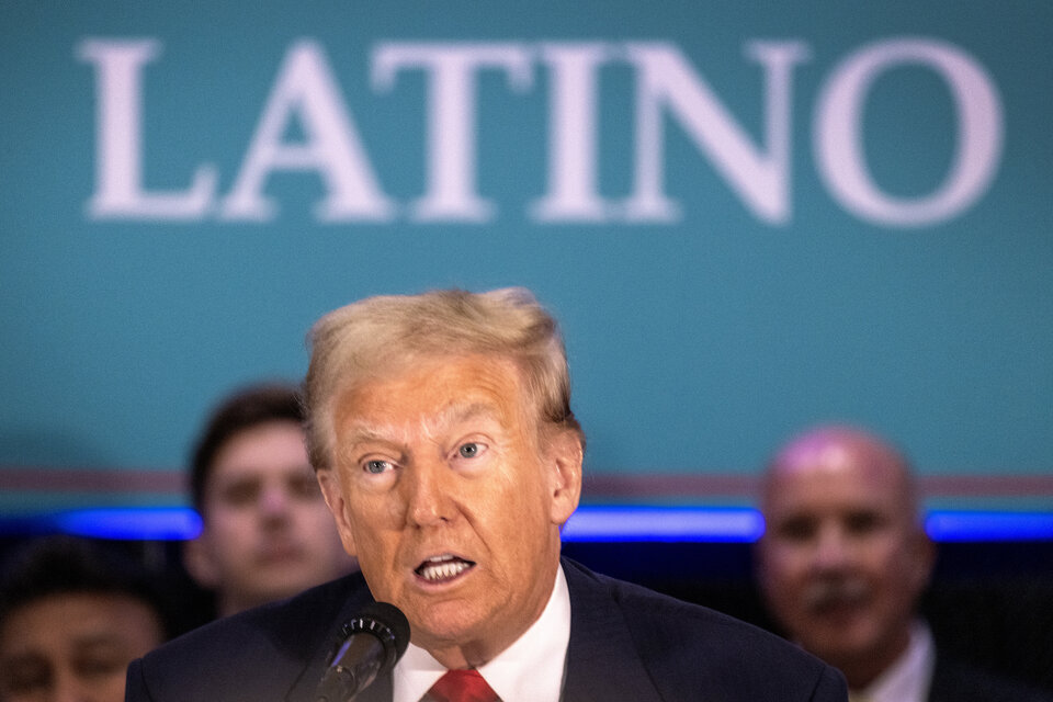Kamala Harris alerta sobre el peligro de Trump y su afinidad fascista