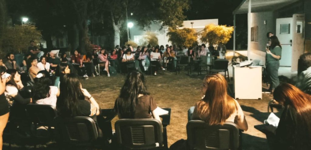 “La Universidad en resistencia”: estudiantes y docentes, en clases públicas