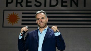 Yamandú Orsi gana las elecciones presidenciales en Uruguay