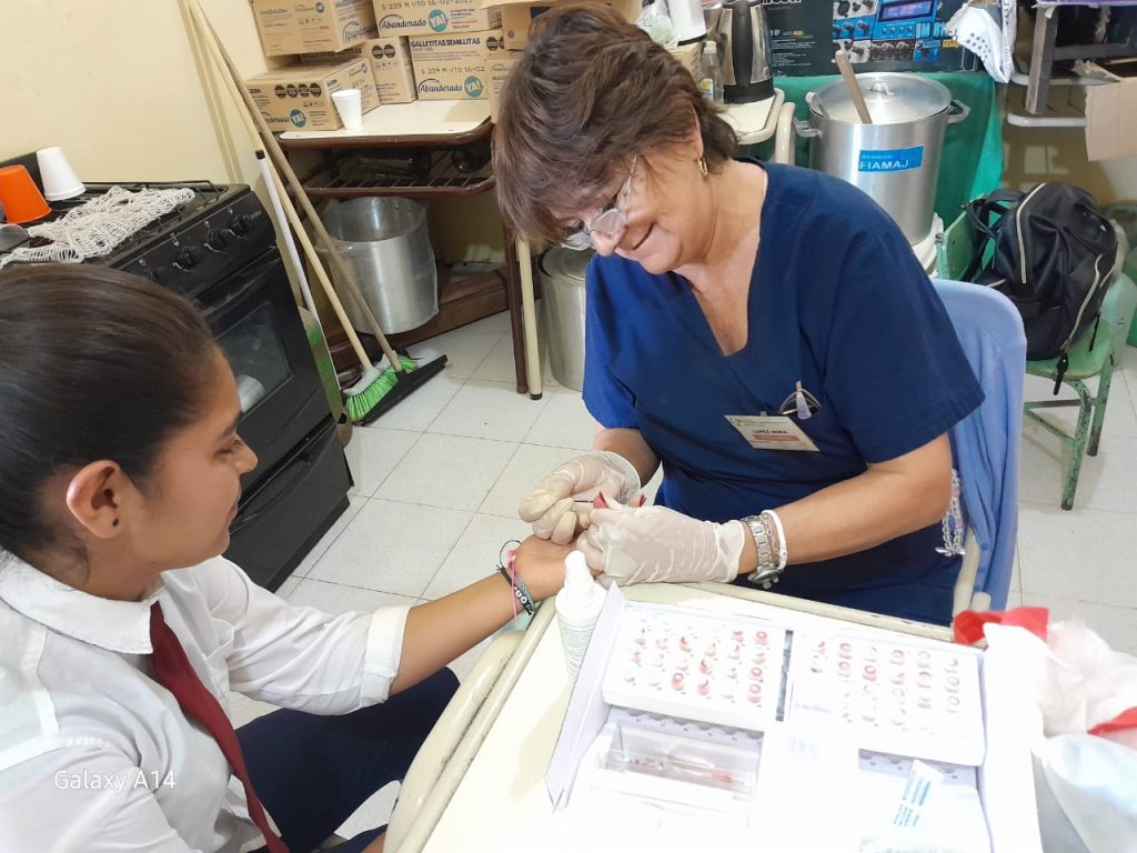 Niños y jóvenes de Otumpa participaron en un importante operativo contra el Chagas