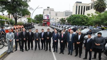 Camionetas, motos, bicicletas y lancha: Zamora entregó más de 100 vehículos a la Policía de la Provincia