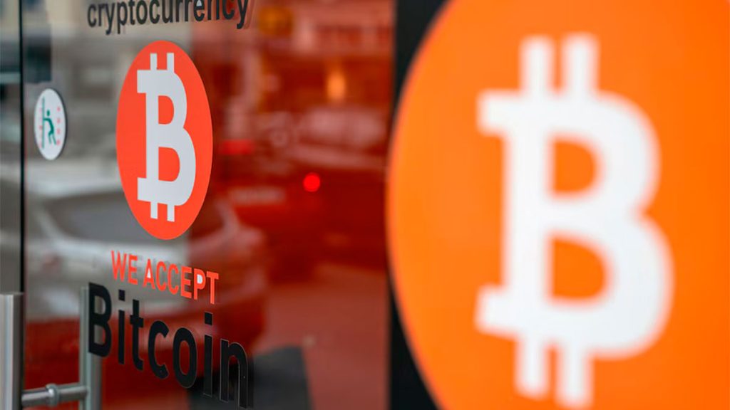 Bitcoin rozó los USD 90.000 y continúa en máximos históricos