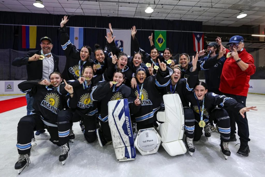 Histórico logro de la Selección de hockey femenino sobre hielo: fue campeona en Brasil