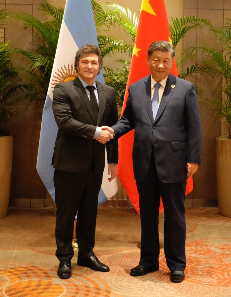 Javier Milei contradice sus “ideales” y se acerca más a China