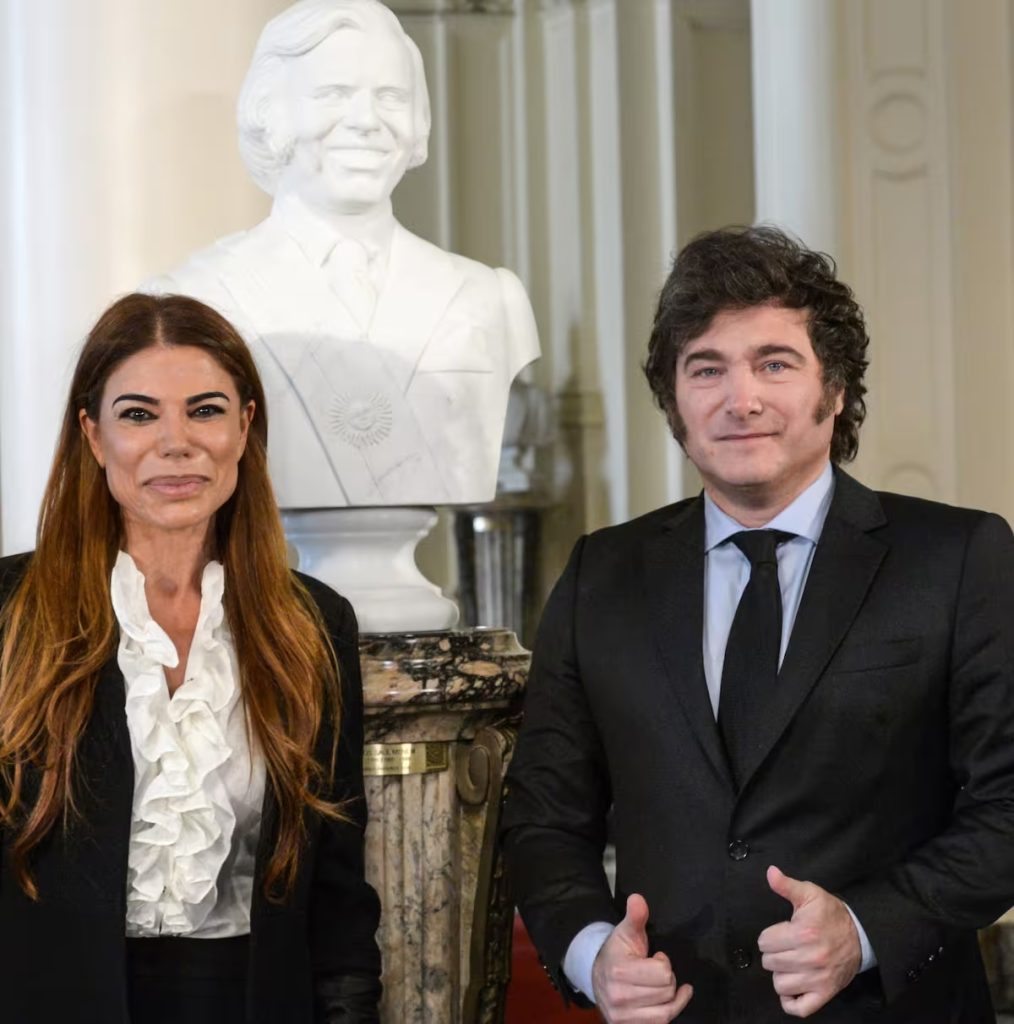 ¿Privilegios? Milei no suspende la pensión de privilegio a Carlos Menem