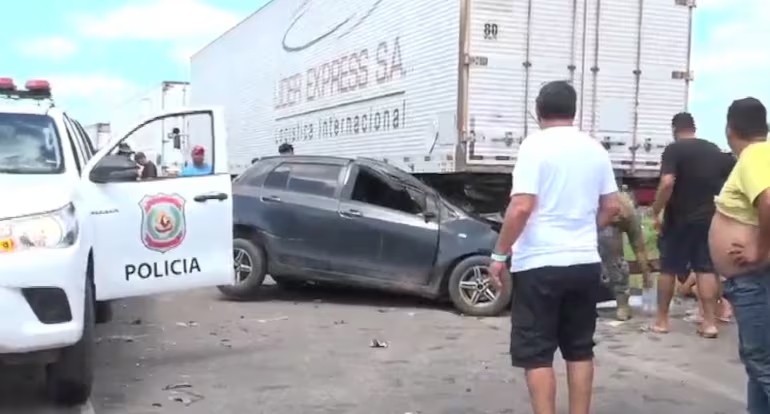Hinchas de Racing que viajaban a la final, protagonizan accidente fatal
