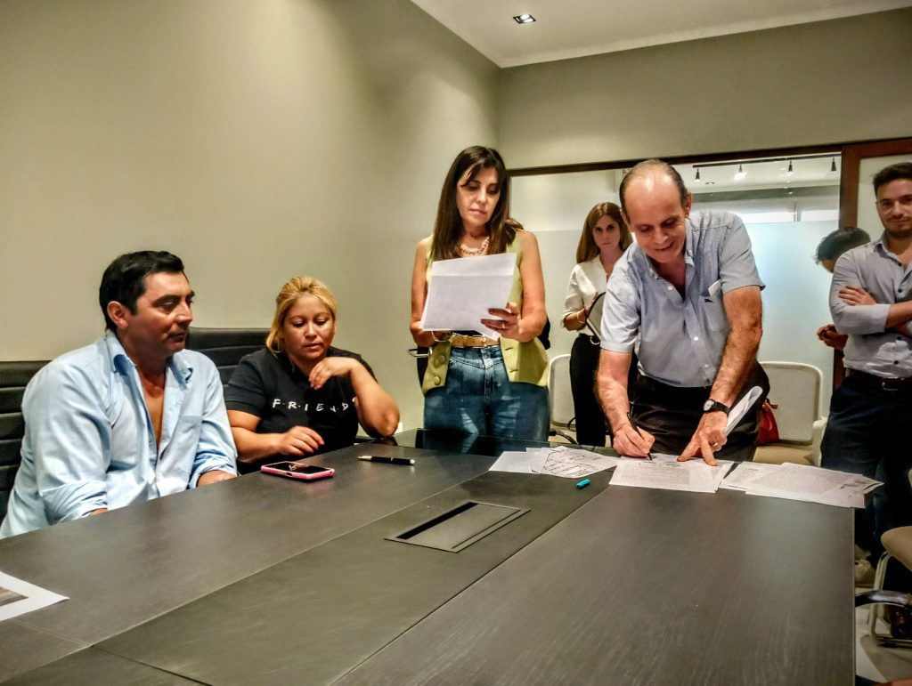 El MOCASE logra acuerdo por tierras en La Providencia tras reunión con autoridades y empresarios