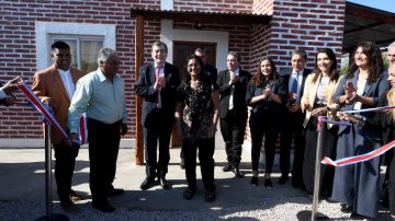 Zamora entrega 196 viviendas sociales y inaugura mejoras en escuelas en el departamento Figueroa