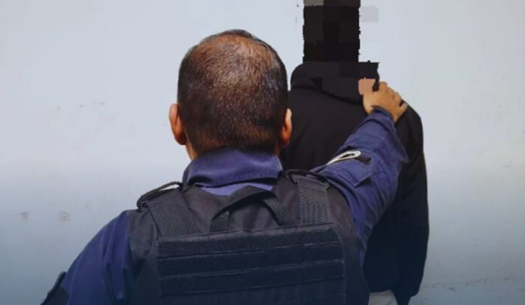 Tenía pedido de detención por abuso sexual desde 2023 y lo “pillaron” en la terminal de Santiago