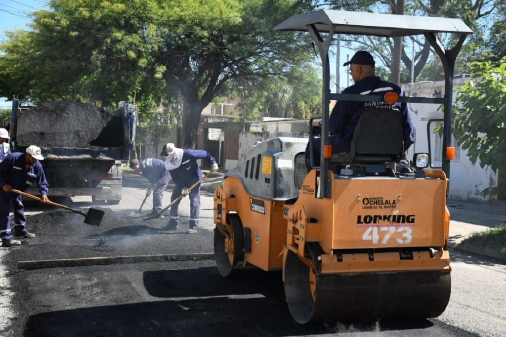 La Municipalidad de Capital continúa con el mantenimiento de calles con concreto asfáltico en el barrio Cabildo