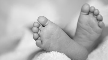 Investigan la muerte de un bebé de un año que ingresó al hospital con signos de ahorcamiento