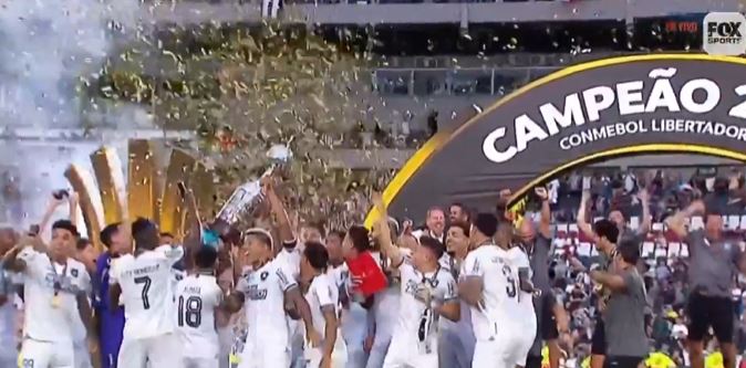 Botafogo, con un hombre de menos, venció a Mineiro 3-1 y es el nuevo campeón de América