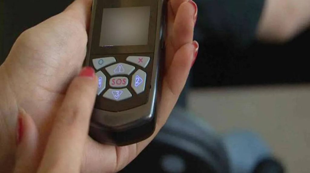 El botón antipánico salva a una mujer de una feroz golpiza de su expareja que irrumpió en su casa
