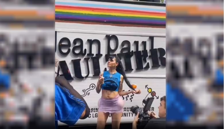 Marcha del Orgullo: Cazzu, Dyzhy y Flor de la V mostraron sus mejores looks