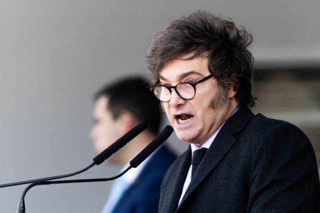 Javier Milei señaló que la incautación de los 200 mil dólares a Kueider “es un problema del kirchnerismo”
