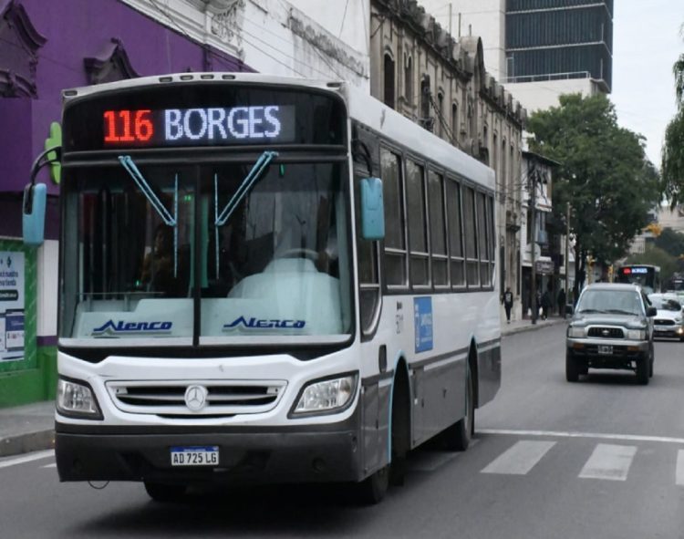 AHORA | La UTA anunció paro total de transporte urbano e interurbano desde la 0 de este viernes 10 de abril