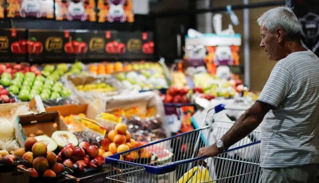 El consumo masivo en Argentina sigue en baja y no se espera una recuperación hasta mayo