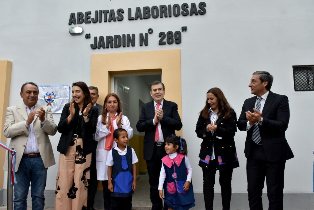Gerardo Zamora inauguró viviendas sociales y obras educativas en el interior del Departamento Banda