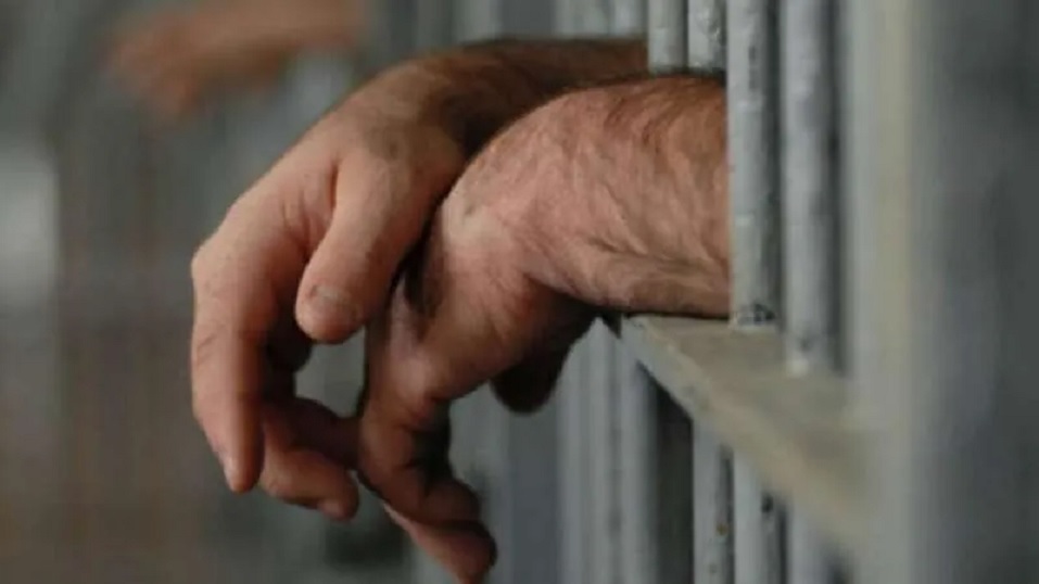 Aprehenden a sujeto por intentar ingresar drogas a una comisaría
