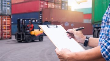Entre enero y octubre las exportaciones de las pymes crecieron un 21,8% en dólares y 30% en toneladas