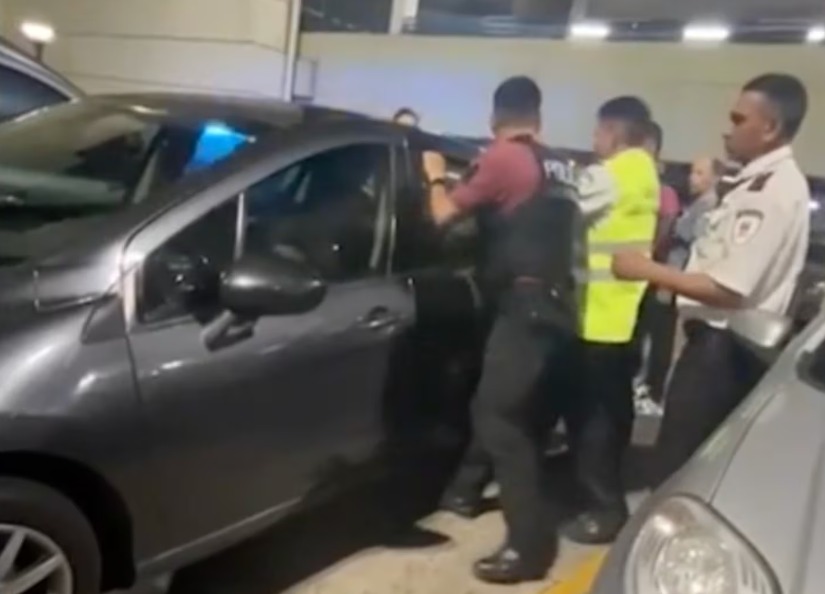 La insólita reacción de los padres que dejaron encerrada a su hija de 4 años en el auto para ir al shopping en Devoto