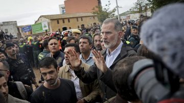España: fuerte reclamos al rey Felipe VI de ciudadanos afectados por el temporal