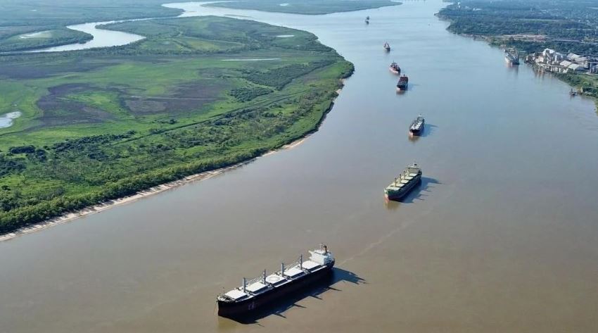 El Gobierno adelantó que antes de fin de año se licitará la Hidrovía Paraná-Paraguay