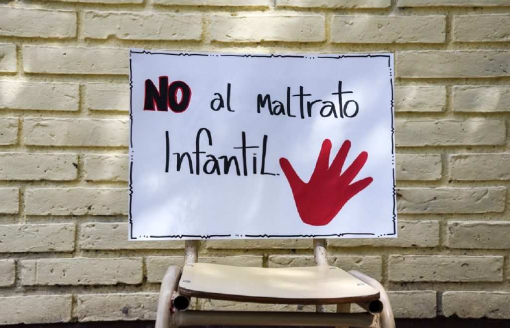 Denuncian a una mujer por maltrato a sus hijos de 5 y 7 años: “Lesiones en el rostro y la espalda”
