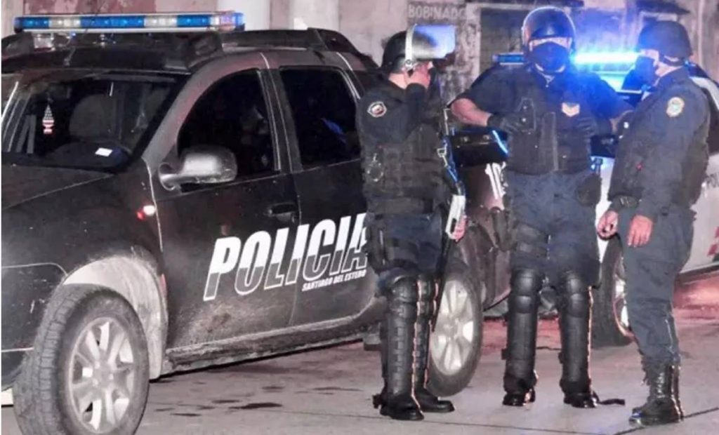 Cabo de policía acusado de hostigamiento y amenazas a su ex pareja