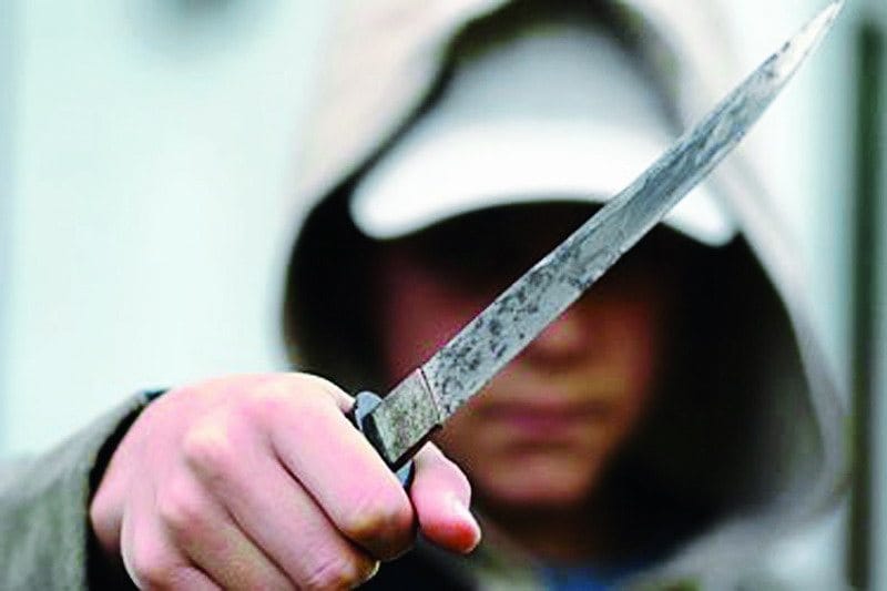 Completamente drogado, amenazó con un cuchillo a un kiosquero para robarle un paquete de cigarrillos