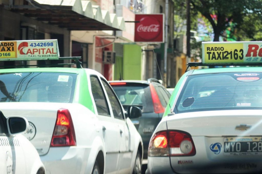 Propietarios de Taxis piden medidas para combatir a Uber y DiDi